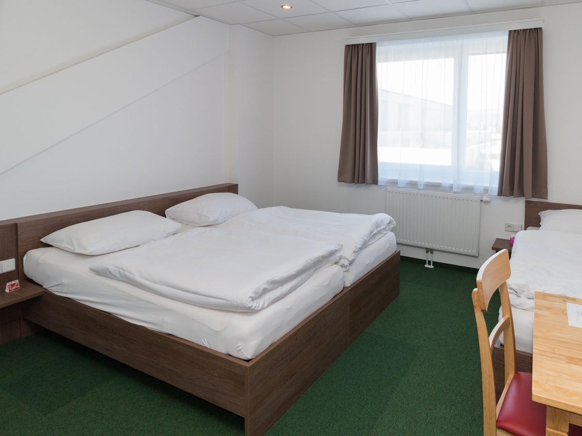 Winbudget "Bed&Breakfast" วีเนอร์นอยชตัดท์ ภายนอก รูปภาพ