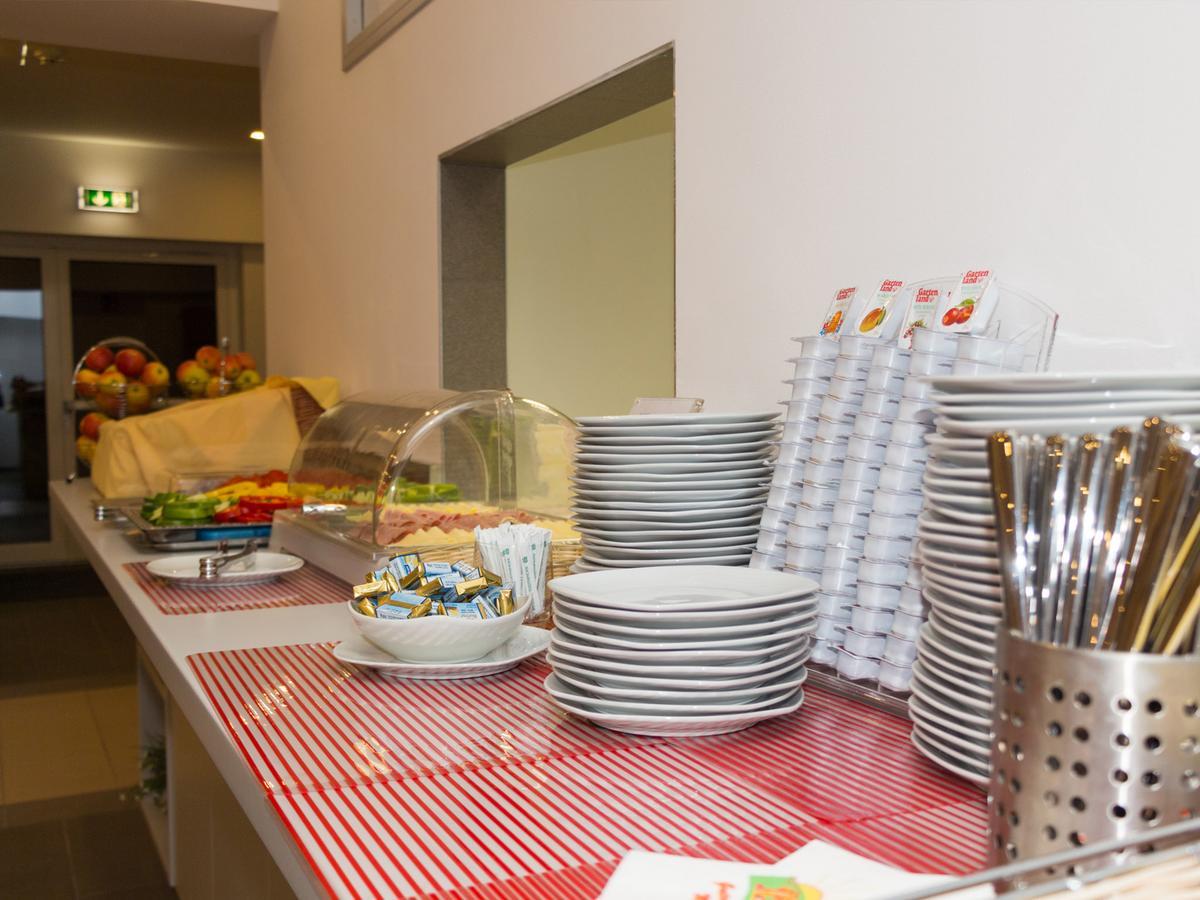 Winbudget "Bed&Breakfast" วีเนอร์นอยชตัดท์ ภายนอก รูปภาพ