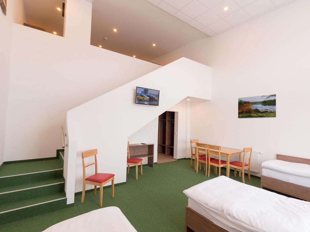 Winbudget "Bed&Breakfast" วีเนอร์นอยชตัดท์ ภายนอก รูปภาพ
